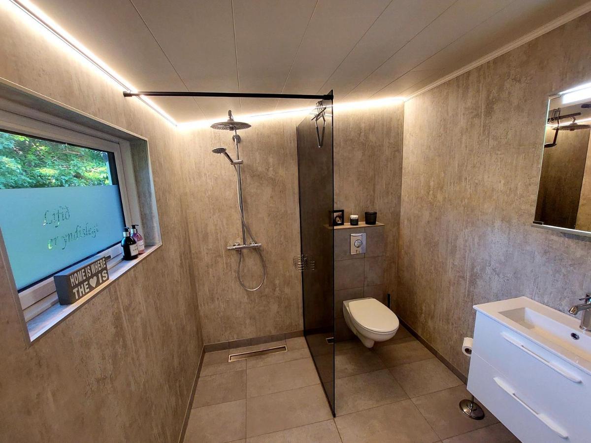 Apartment In The Center Husavik Bagian luar foto